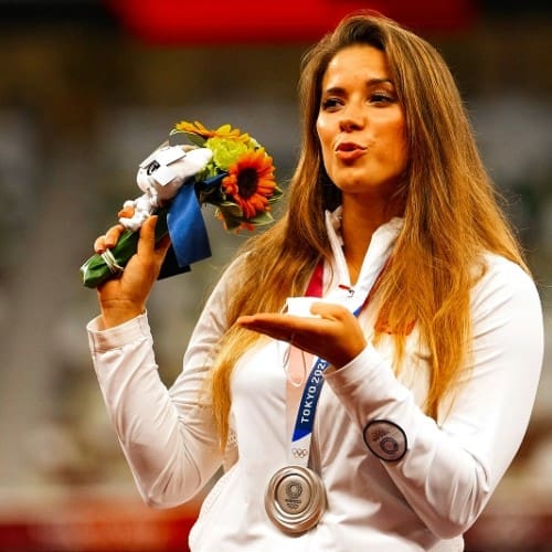 Maria Andriejczyk auctioned her silver medal to help a child