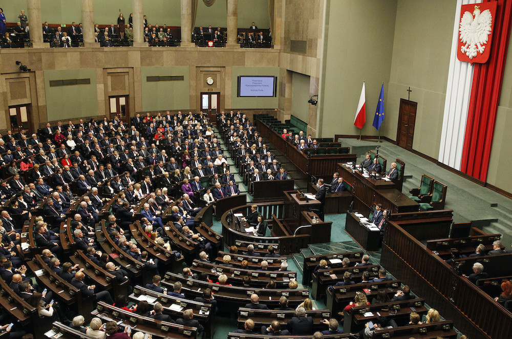 ‘Polish sovereignty in danger’ – Senior editor warns of ‘catastrophe’ after Polish parliament passes legislation required by EU